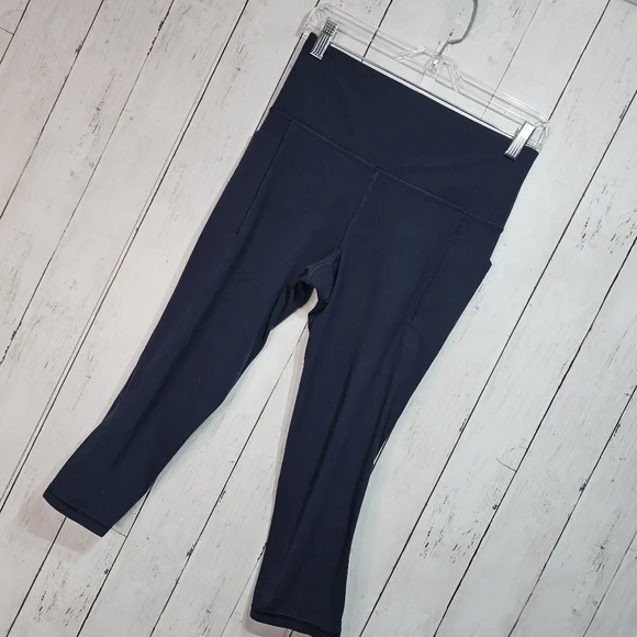 Athleta Women's Salutation Stash Pocket Tight 19" Inseam Navy Blue Size Medium. - Picture 3 of 10